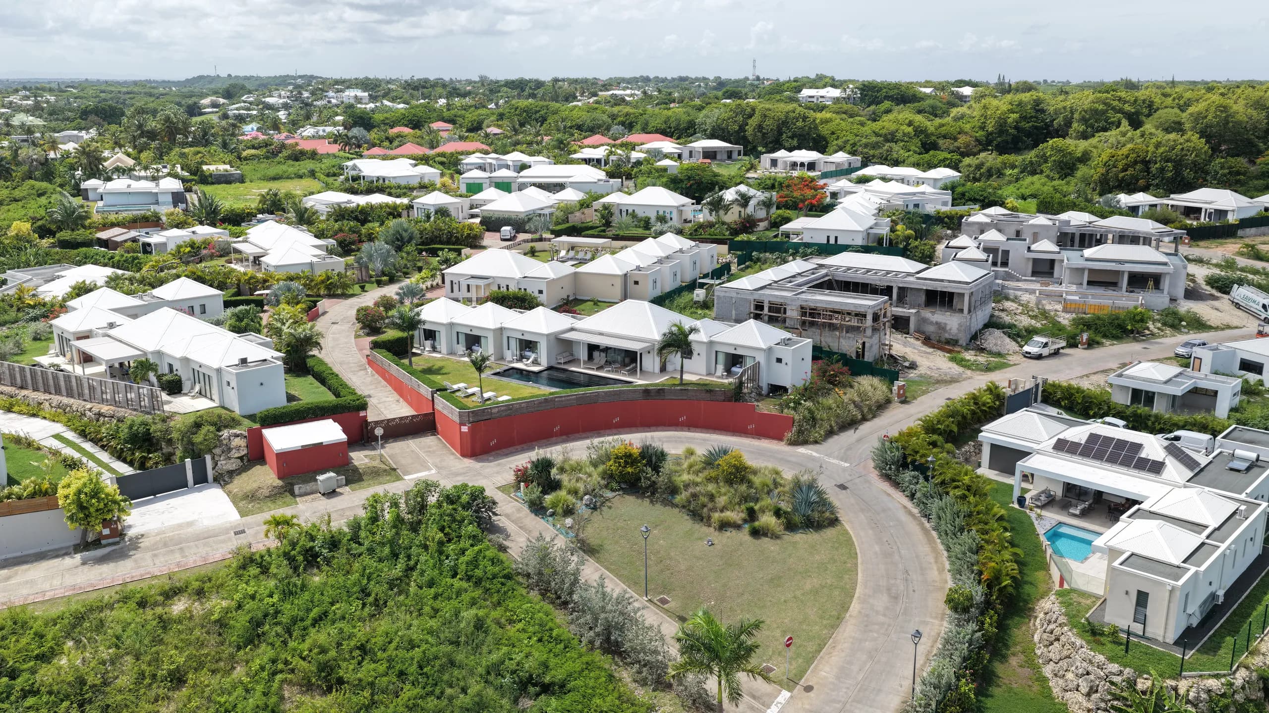 Belles Rives — vue aérienne panoramique du domaine, drone Pure Vision septembre 2026