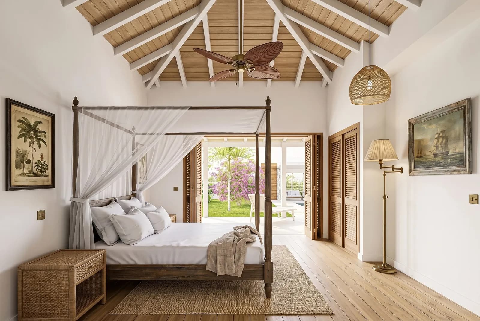 Chambre avec lit à baldaquin et persiennes ouvertes